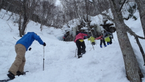 雪遊び＆絶景を楽しみながらに笑顔で歩き進みます！！