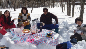 雪遊びを思いっきり体感！軽食ランチ＆雪遊びタイムで雪まみれ～！